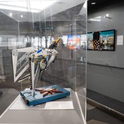 P1093494
